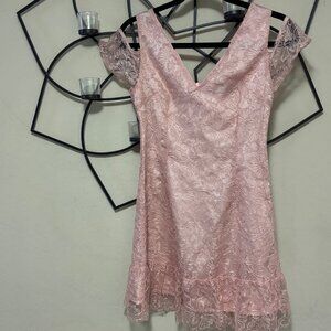 NWOT Pro Lind Floral Lace Off The Shoulder Cold Shoulder Mini Pink Dress M
